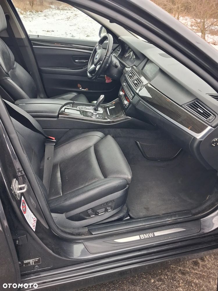 BMW Seria 5 535i xDrive Modern Line - 12