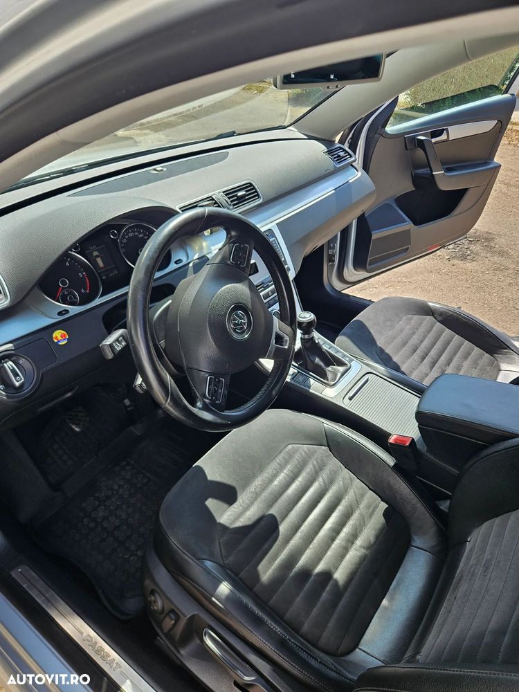 Volkswagen Passat 2.0 TDI Highline - 17