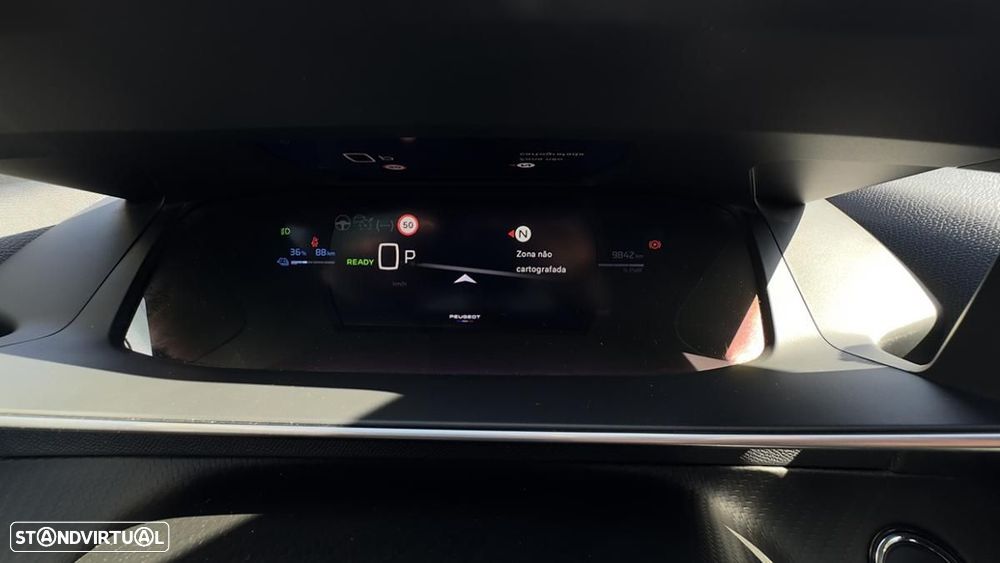 Peugeot e-2008 50 kWh GT - 15