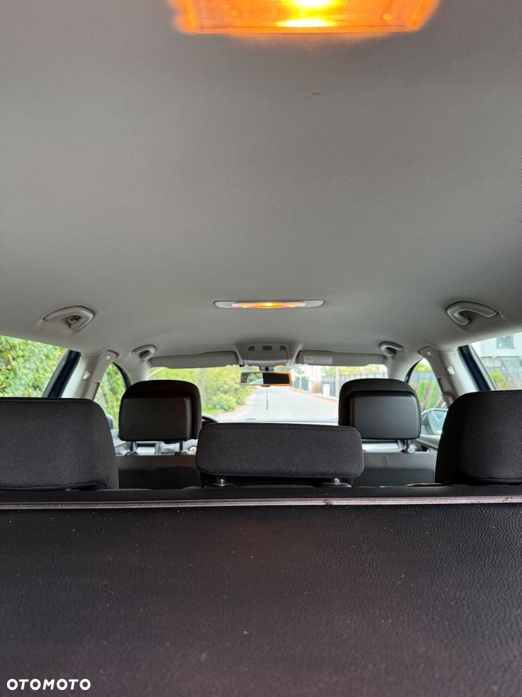 Volkswagen Passat Variant 1.6 TDI DPF BlueMotion Technology Comfortline - 17