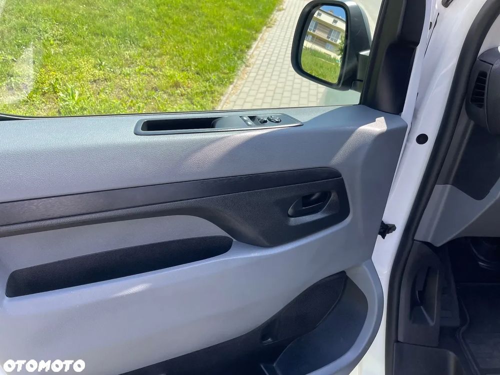 Opel Vivaro - 26