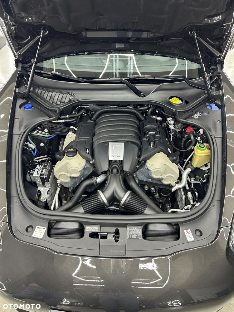 Porsche Panamera 4 PDK - 12
