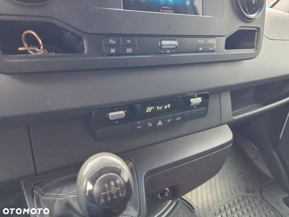 Mercedes-Benz SPRINTER - 13