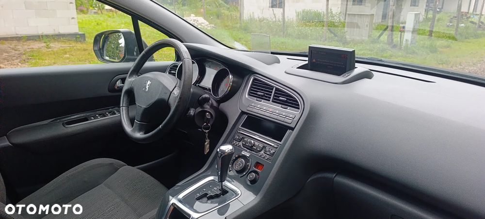 Peugeot 5008 - 10