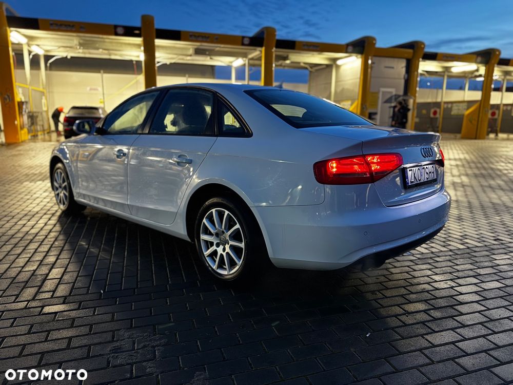 Audi A4 Limousine - 6