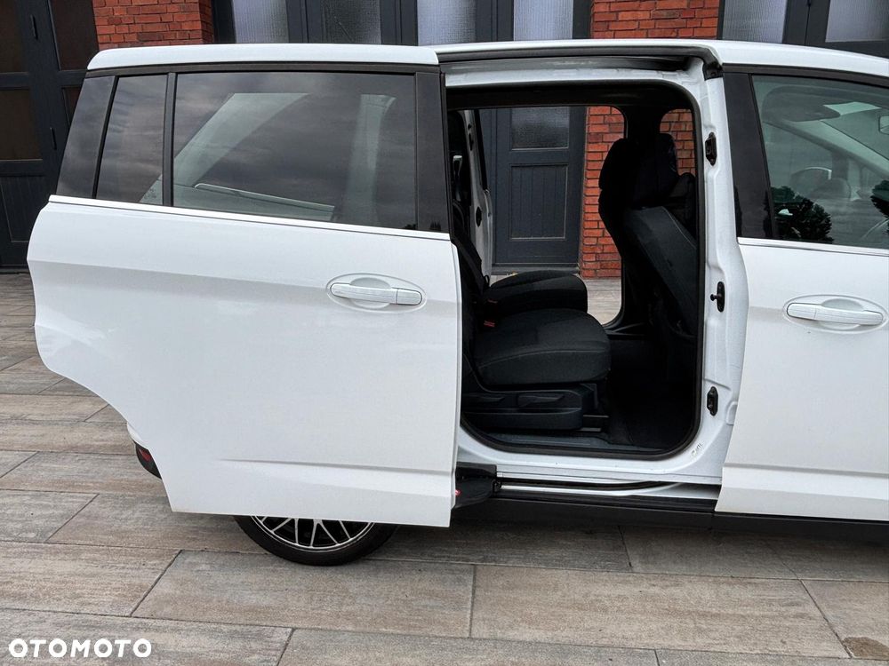 Ford Grand C-MAX - 13