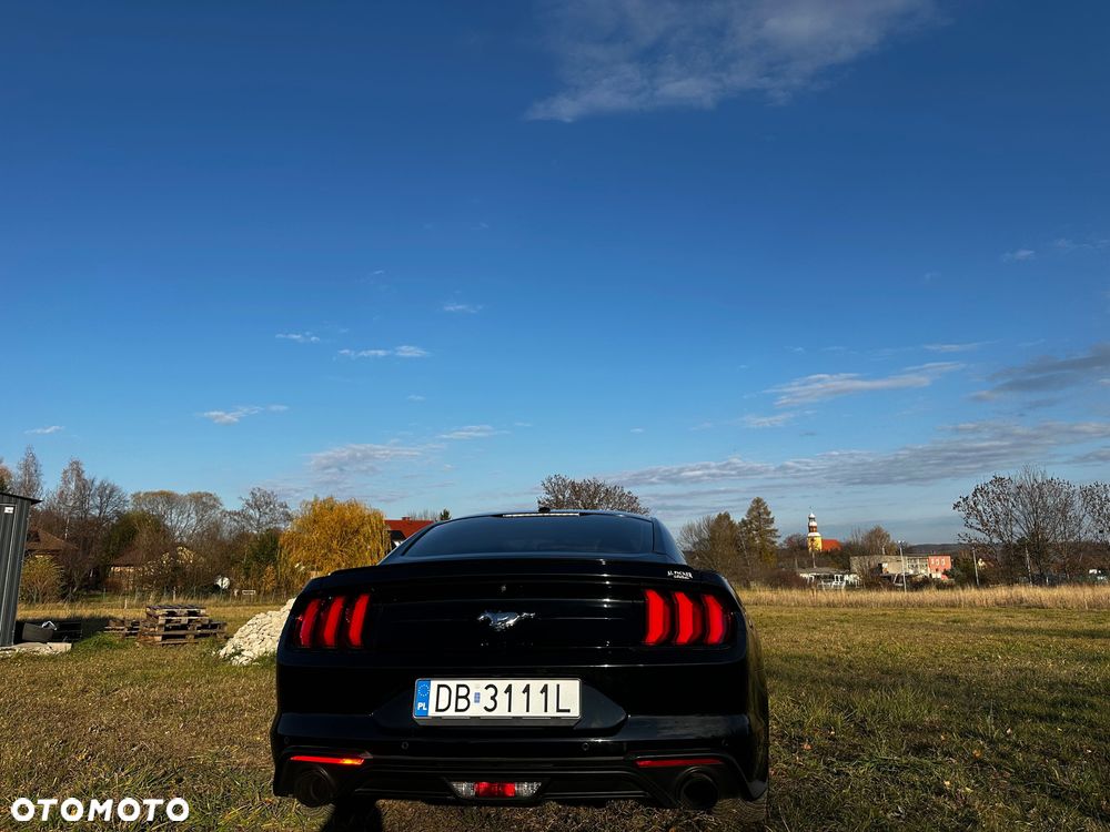 Ford Mustang - 3