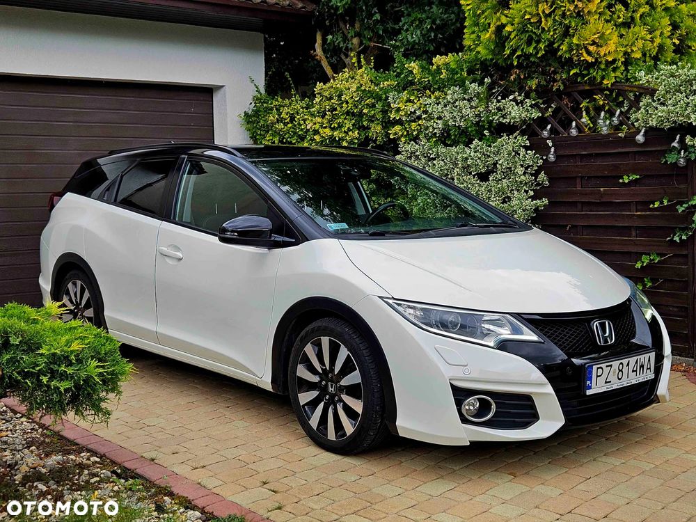 Honda Civic 1.8 Elegance (Honda Connect+) - 1