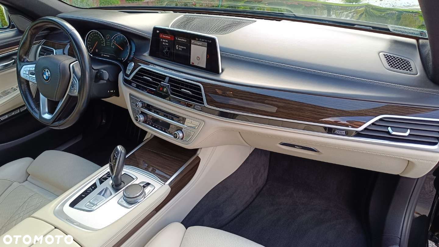 BMW Seria 7 - 24