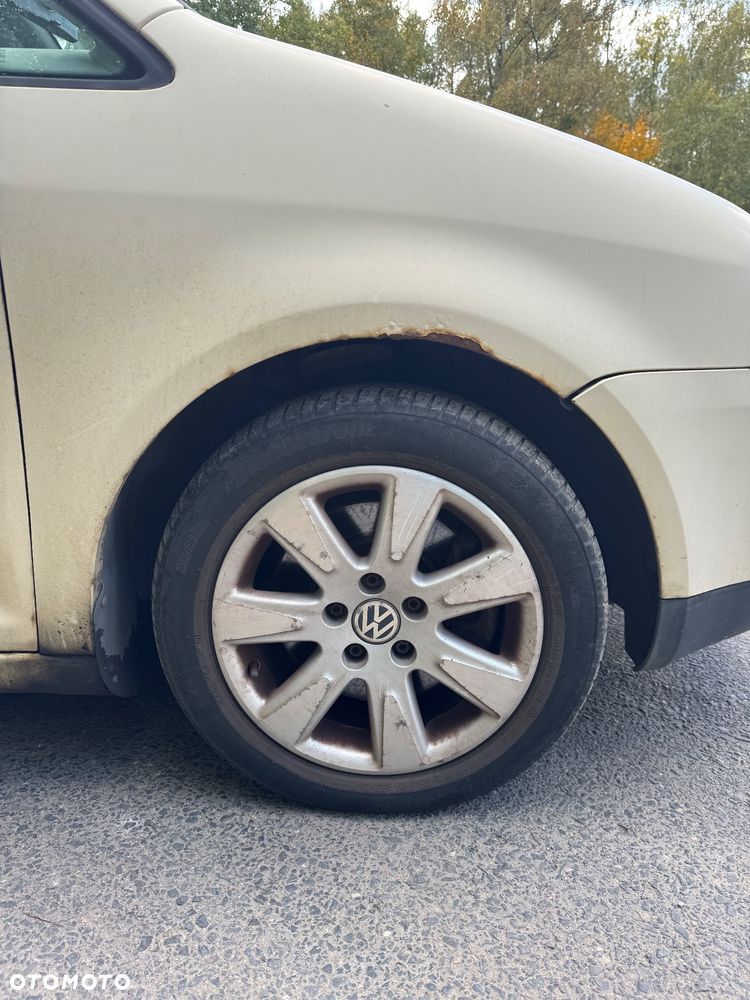 Volkswagen Touran 2.0 TDI DPF Highline DSG - 12