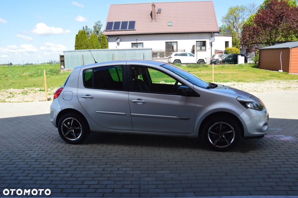 Renault Clio - 10