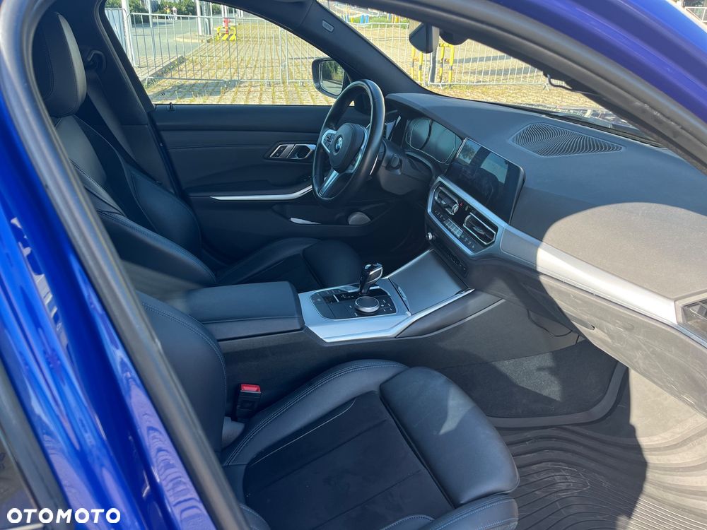BMW Seria 3 320d xDrive mHEV M Sport sport - 23
