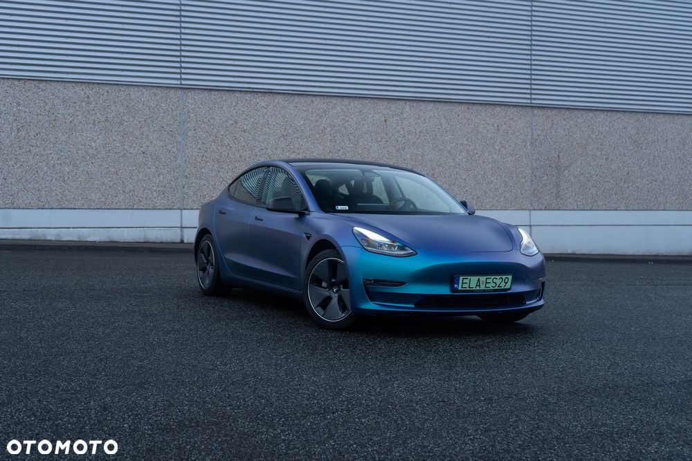 Tesla Model 3 - 1