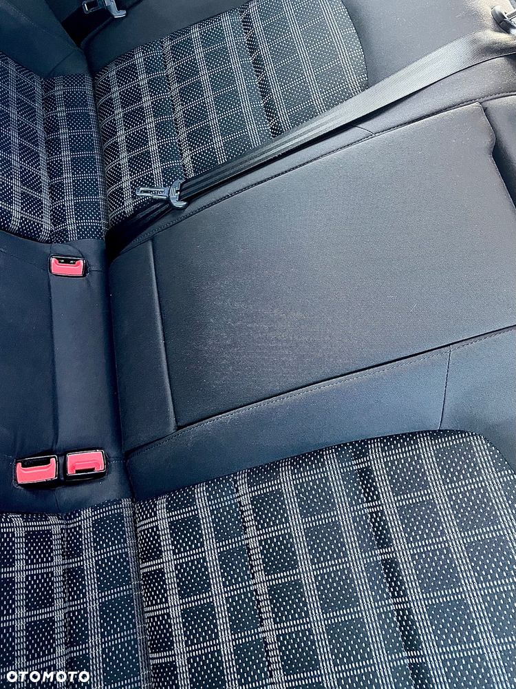 Audi A4 Avant 2.0 TDI - 10