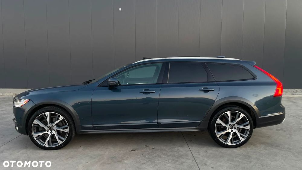 Volvo V90 Cross Country - 4