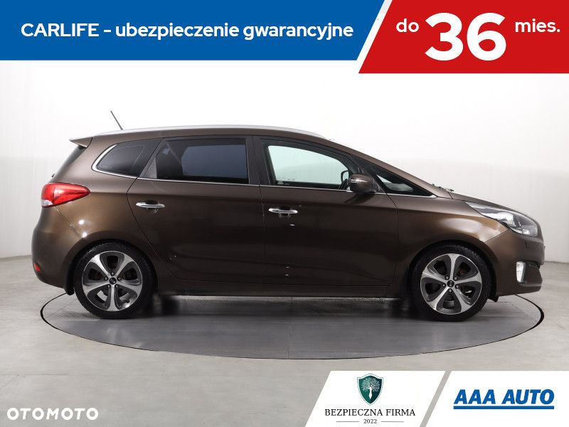 Kia Carens - 7