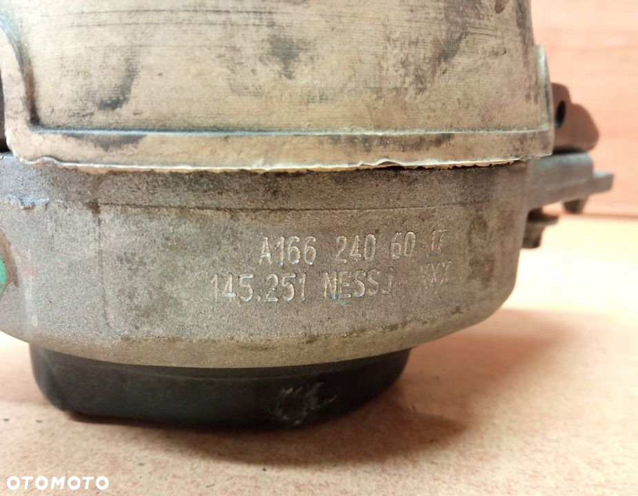 PODUSZKA SILNIKA MERCEDES GL X166 4.7 A1662406017 - 2