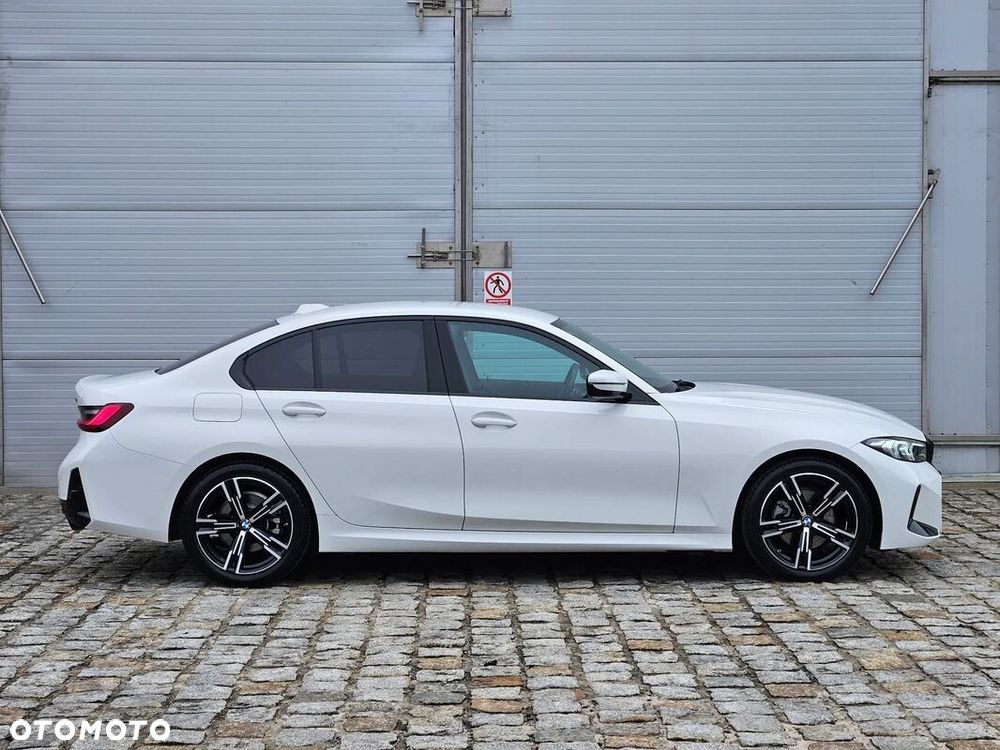 BMW Seria 3 320i xDrive M Sport - 14