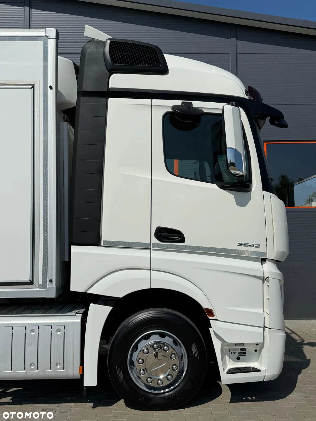 Mercedes-Benz Actros 2542 // E6 // chłodnia multitemperatura 22,5 Epal // winda // bitemperatua // świeżo z Niemiec // Idealny !!! - 20
