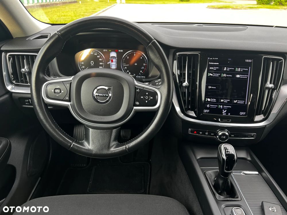 Volvo V60 D3 Momentum - 28