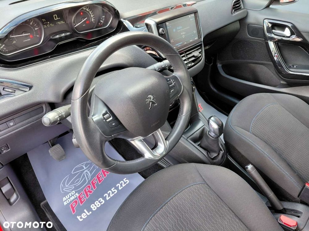 Peugeot 208 - 11