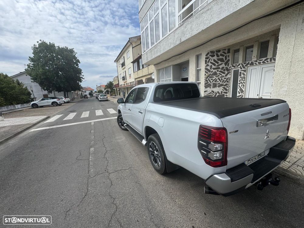Mitsubishi L200 2.3 DI-D Space Cab Invite Strakar Look 4WD - 24