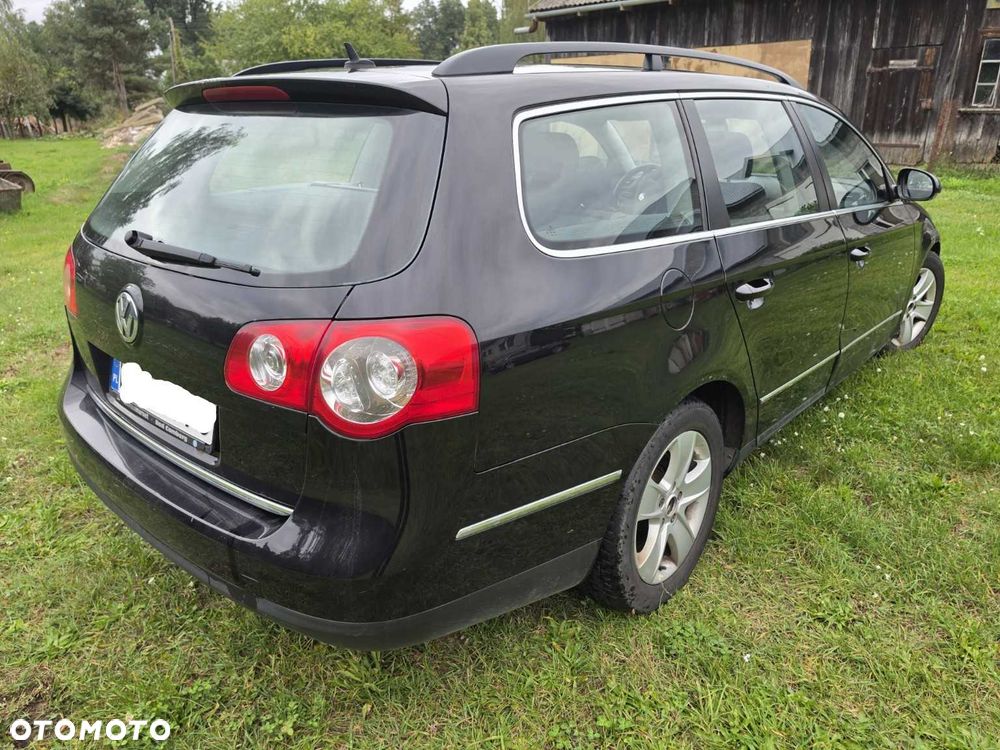 Volkswagen Passat - 4