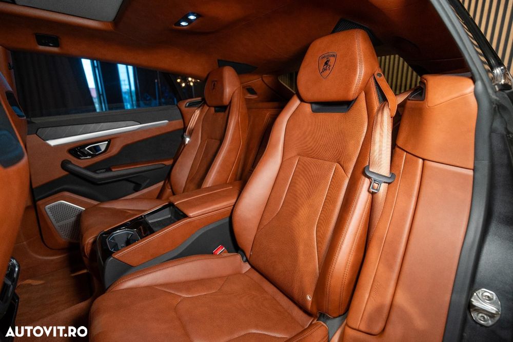 Lamborghini URUS - 37