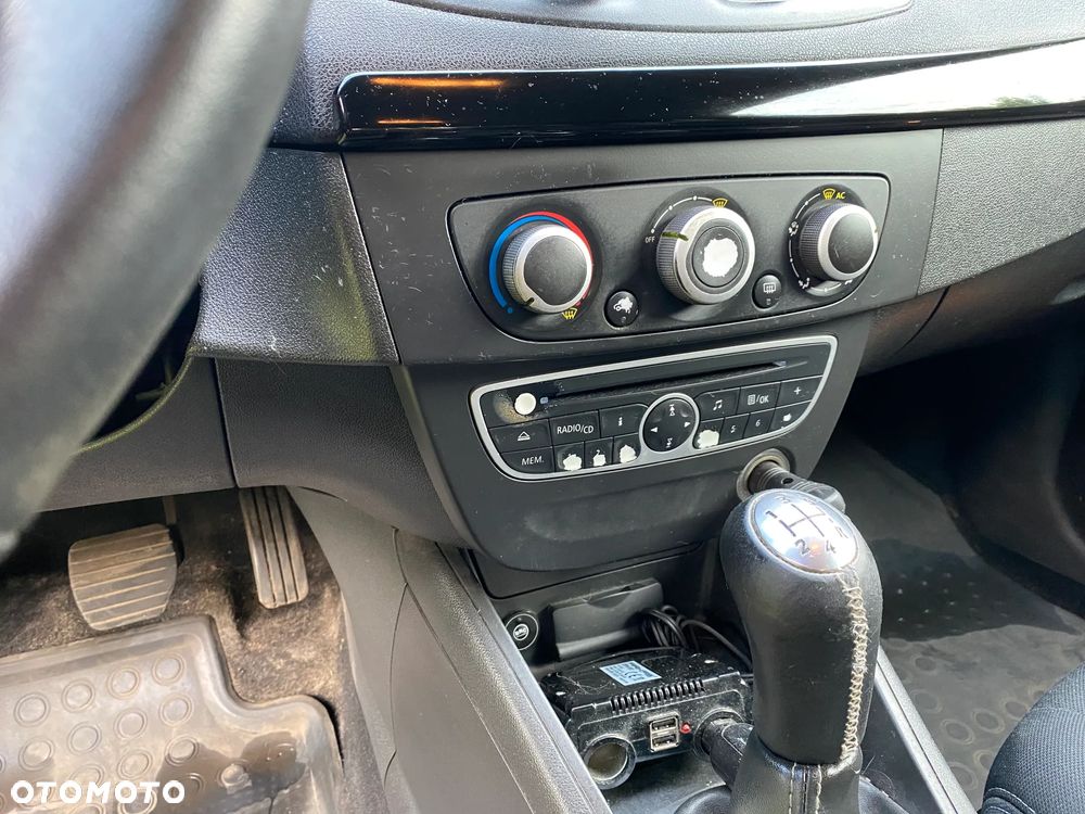 Renault Fluence 1.6 16V Color Edition - 31