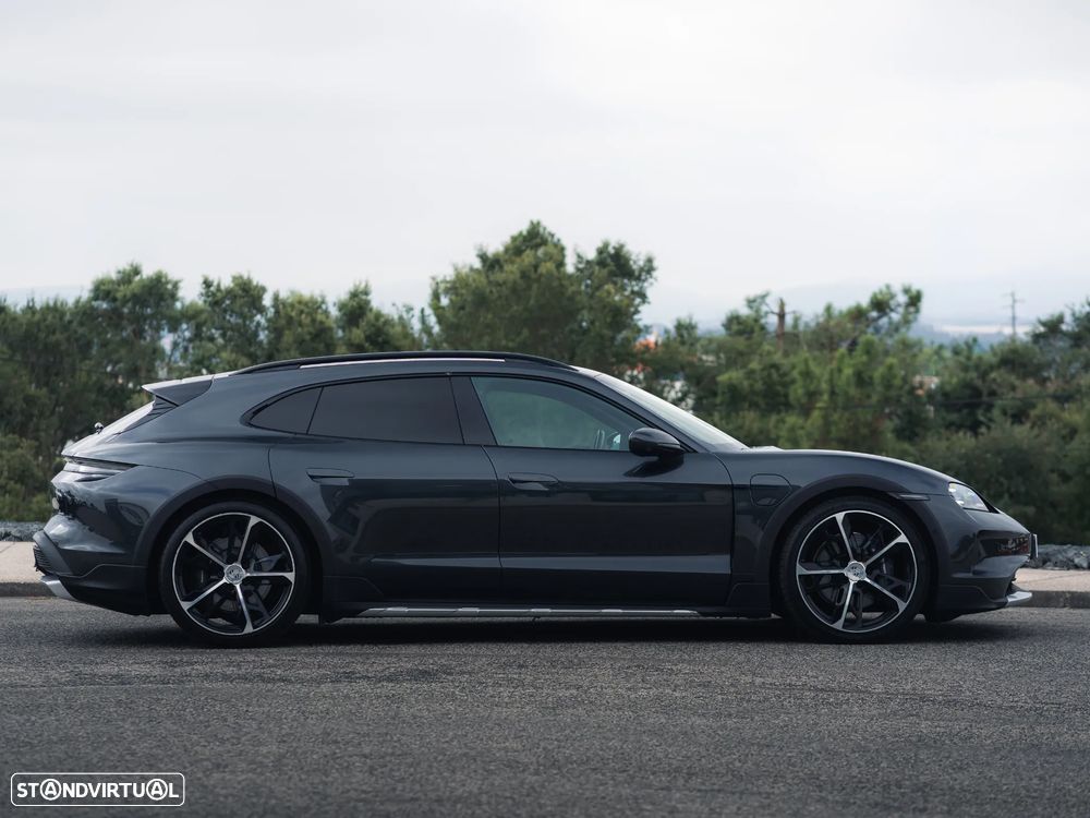 Porsche Taycan Cross Turismo 4 - 8