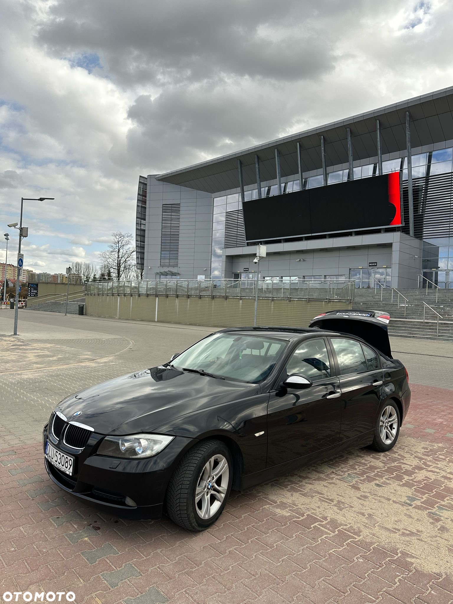 BMW Seria 3 318i - 2