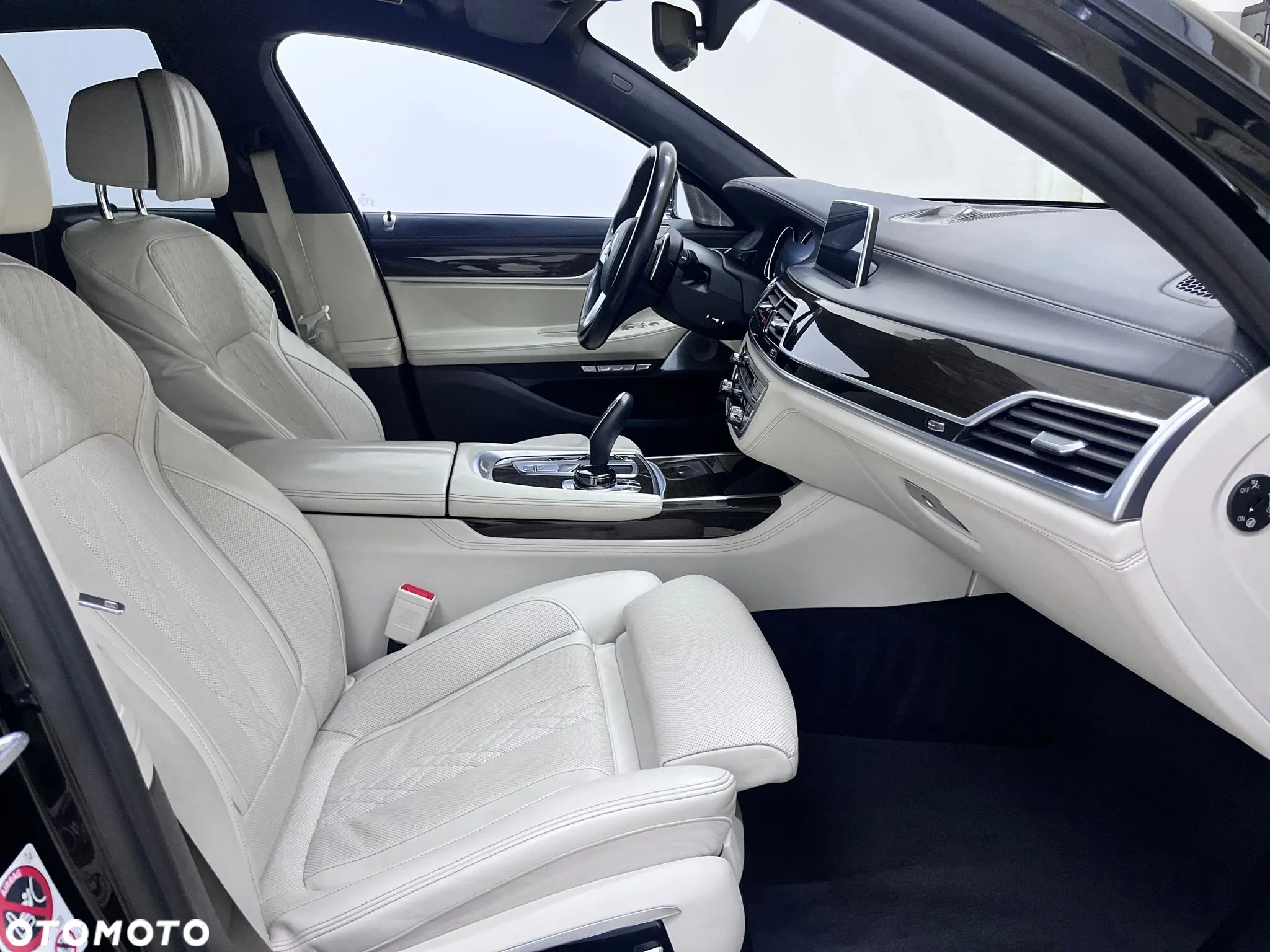 BMW Seria 7 740d xDrive - 12