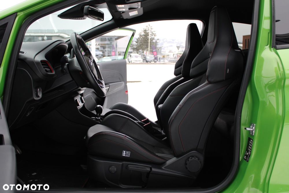 Ford Fiesta - 25