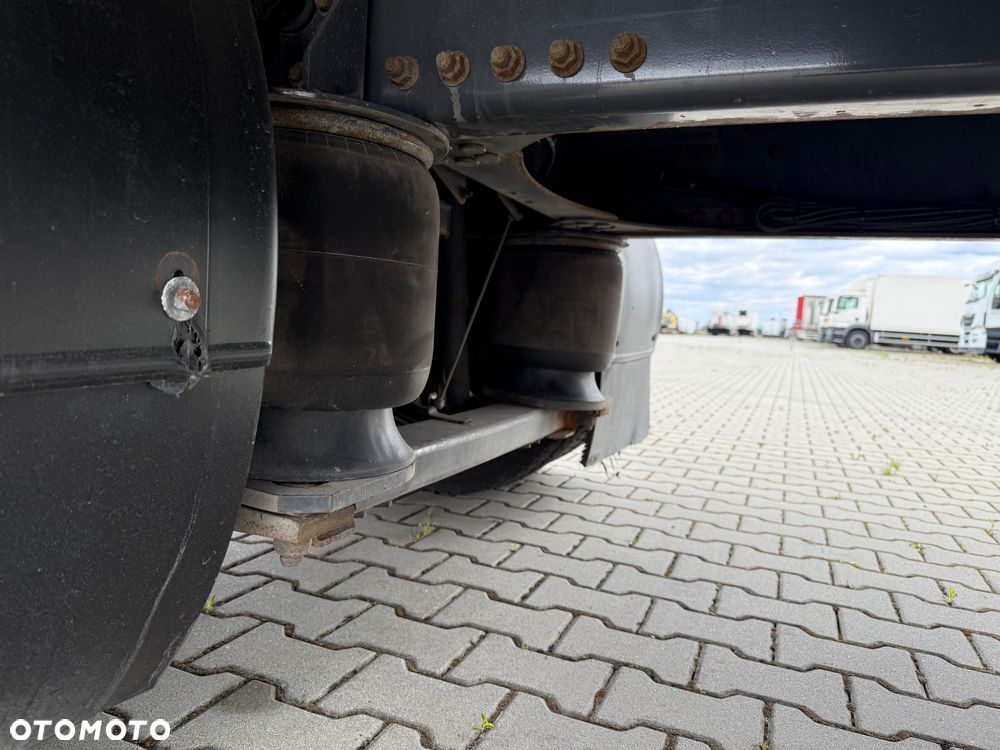 Renault D16 / 240 KM / DMC 16 TON / KONTENER + DUŻA WINDA 2000 KG / TYŁ PODUSZKA / TYLKO 176.000KM / DO ZABUDOWY / SPROWADZONY / STAN BDB / / / - 16