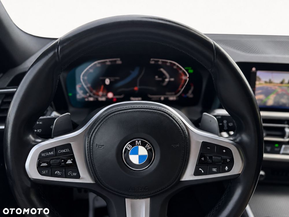 BMW Seria 3 330d xDrive M Sport - 13