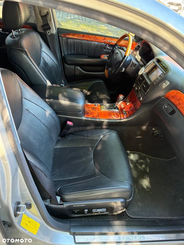 Lexus LS Voyage - 8