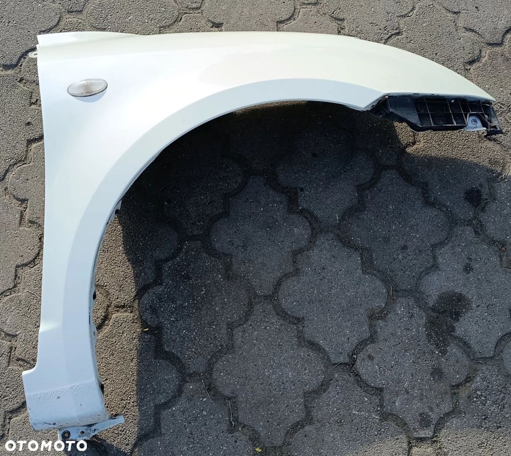 Swift IV MK6 błotnik prawy stan bdb bez malowania bez rdzy kolor: Z7T 04-10r Suzuki