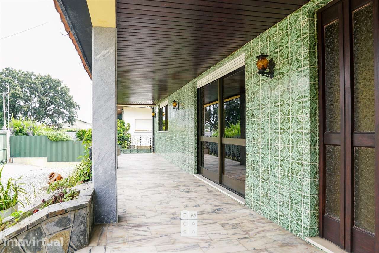 Moradia T4+1 Independente com Piscina garagem para 6 Viaturas e Dois A - Grande imagem: 4/60