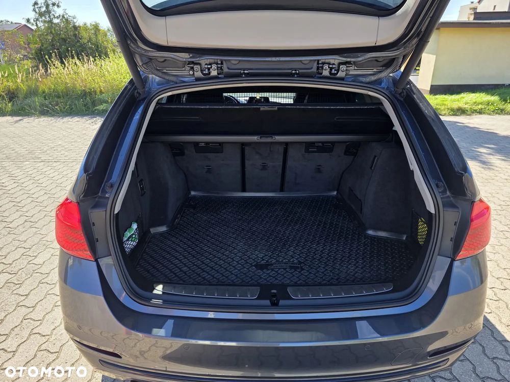BMW Seria 3 318d - 9
