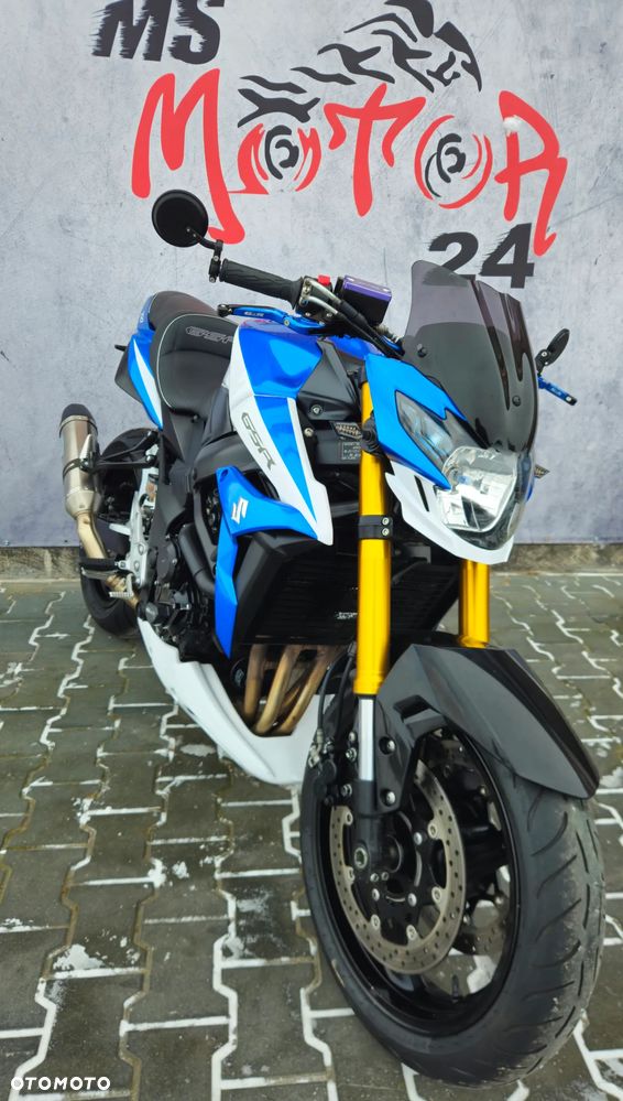 Suzuki GSR - 7