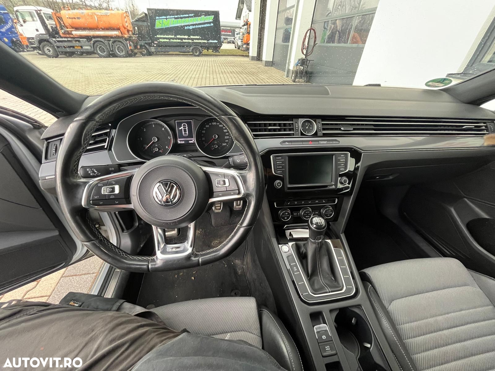 Volkswagen Passat Variant 2.0 TDI R Executive - 8
