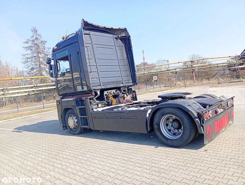 Renault MAGNUM - 6