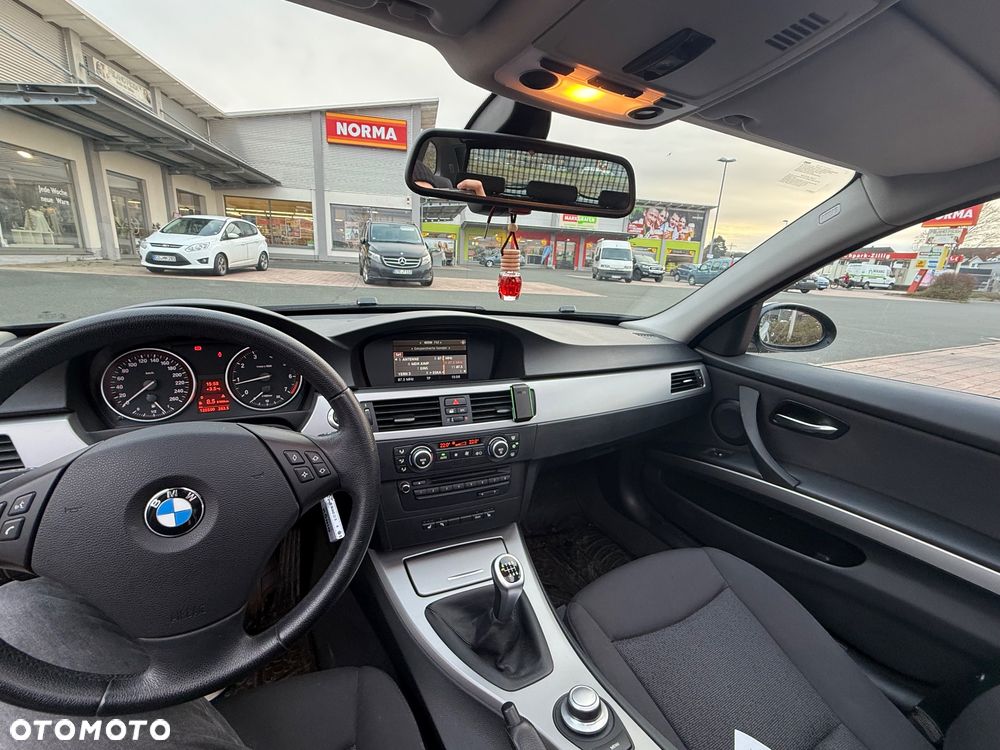 BMW Seria 3 318i Edition Exclusive - 14