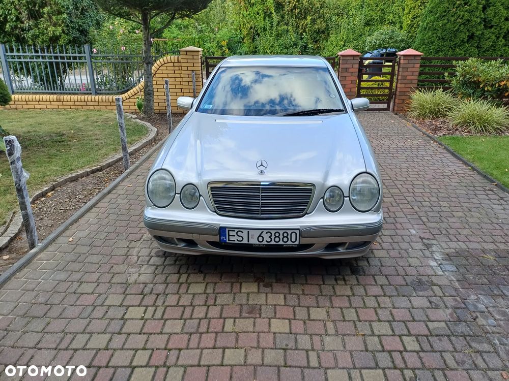 Mercedes-Benz Klasa E - 12