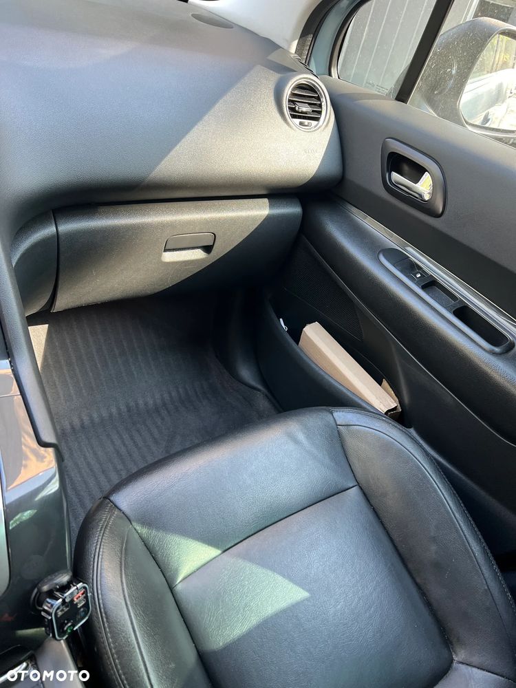 Peugeot 5008 1.6 THP Premium + - 3