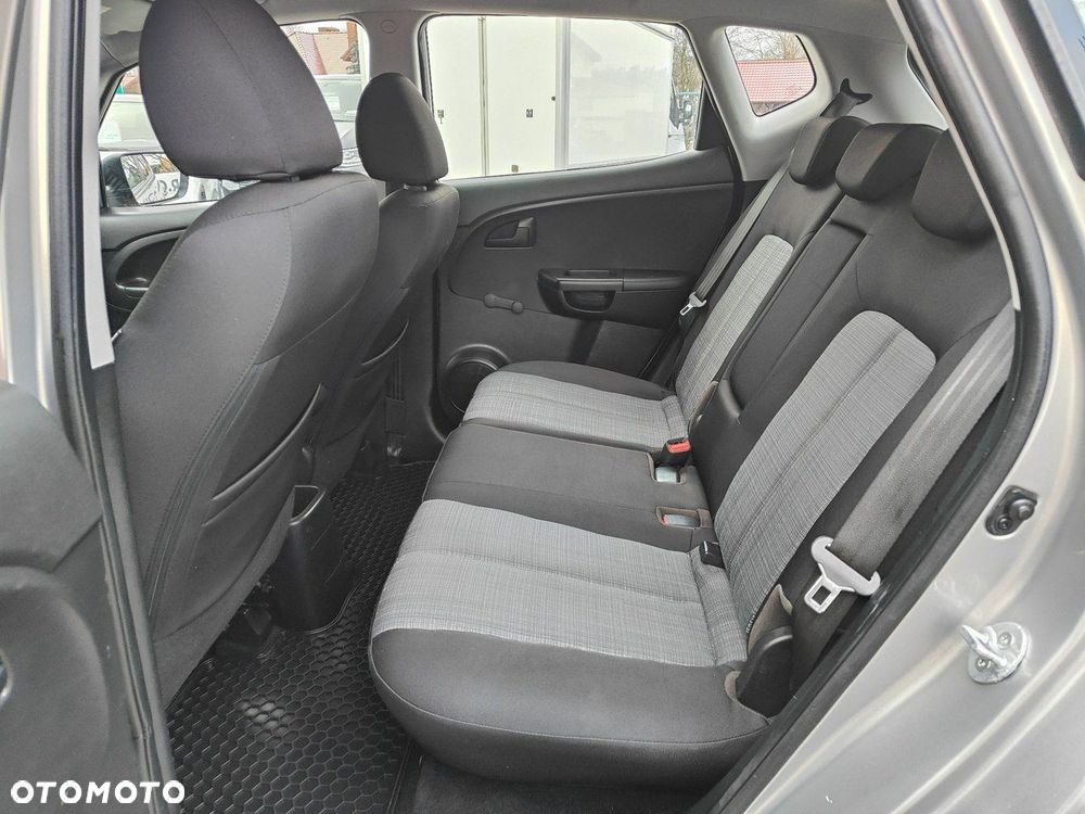 Kia Venga - 26