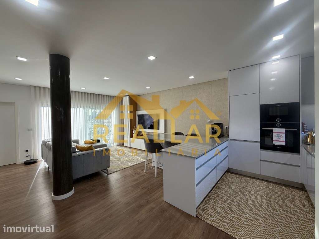 Moradia de Gaveto T3 em Balazar - Conforto, Espaço e Privacidade! - Grande imagem: 2/47