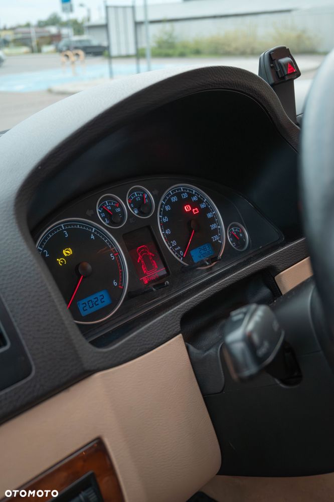 Volkswagen Multivan - 11