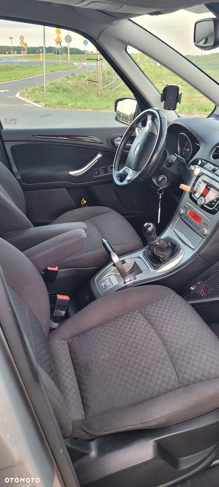 Ford Galaxy 2.0 Ghia - 12