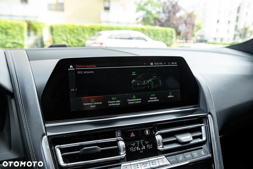 BMW Seria 8 - 37